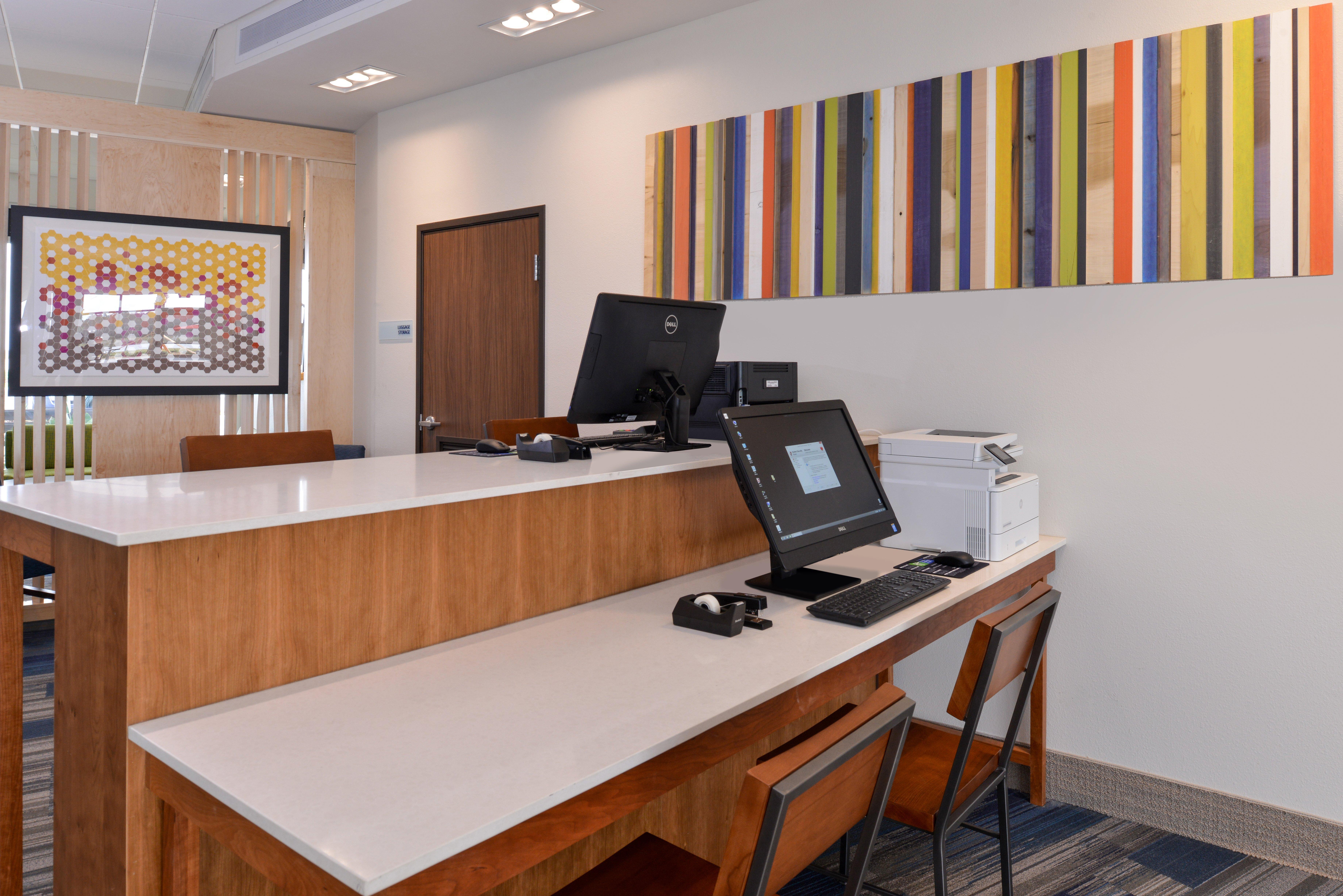 Holiday Inn Express & Suites Trinity By Ihg Exterior foto