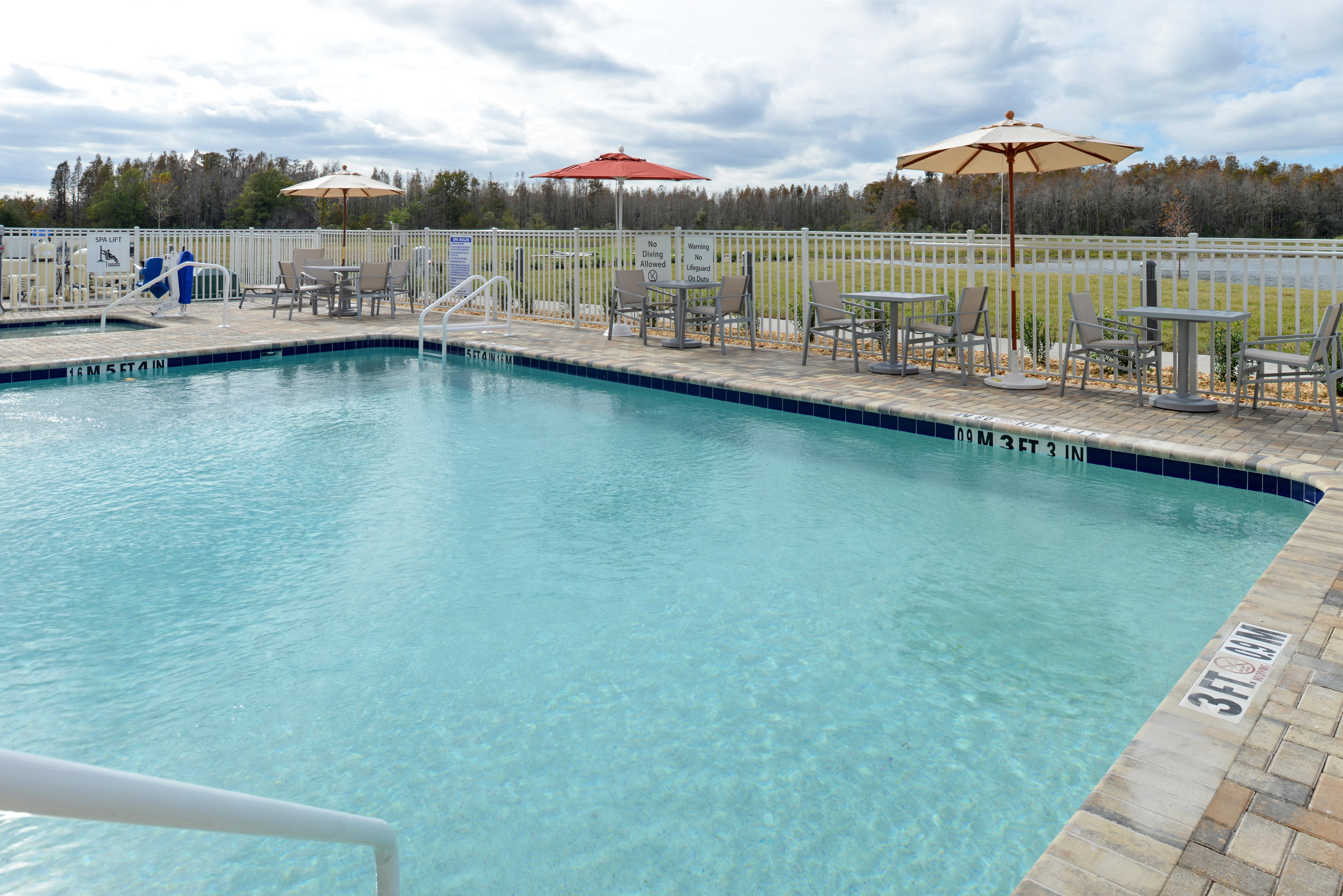 Holiday Inn Express & Suites Trinity By Ihg Exterior foto