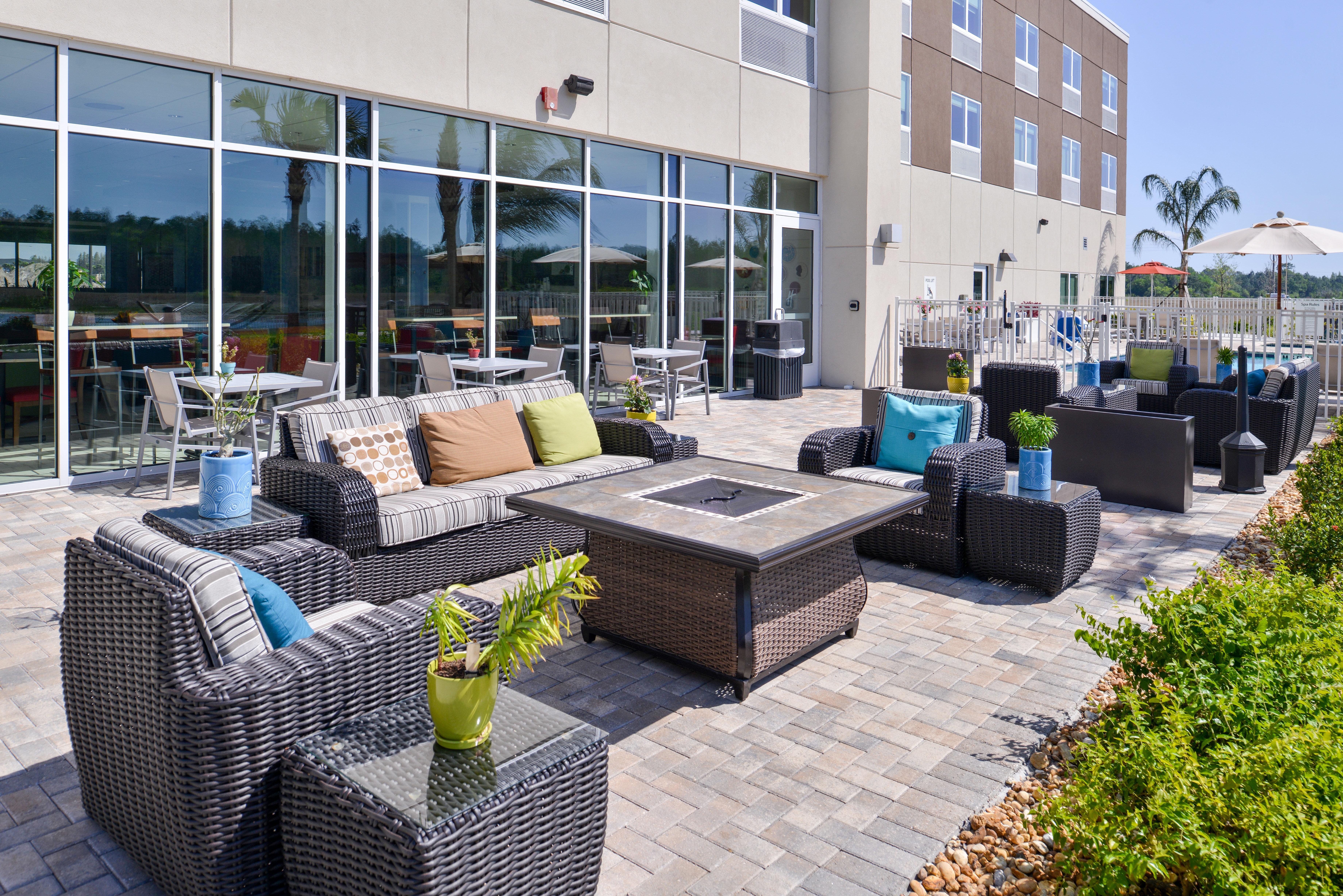 Holiday Inn Express & Suites Trinity By Ihg Exterior foto